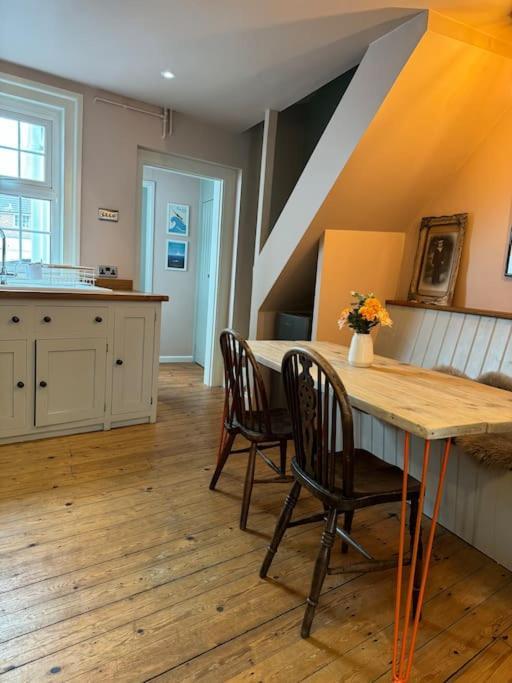 Spring Crescent Cottage In Rye Eksteriør billede