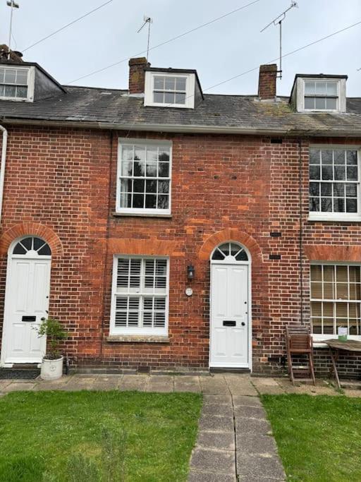 Spring Crescent Cottage In Rye Eksteriør billede